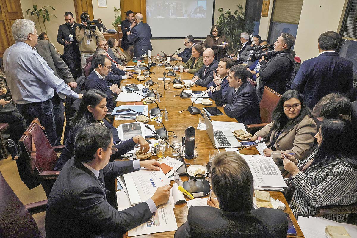 <p>La comisión de Trabajo del Senado inició el análisis del proyecto misceláneo. Foto: Aton.</p>