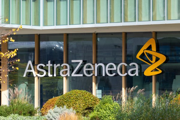 Acciones de AstraZeneca se desploman tras inusual fracaso en ensayo de fármaco para el corazón