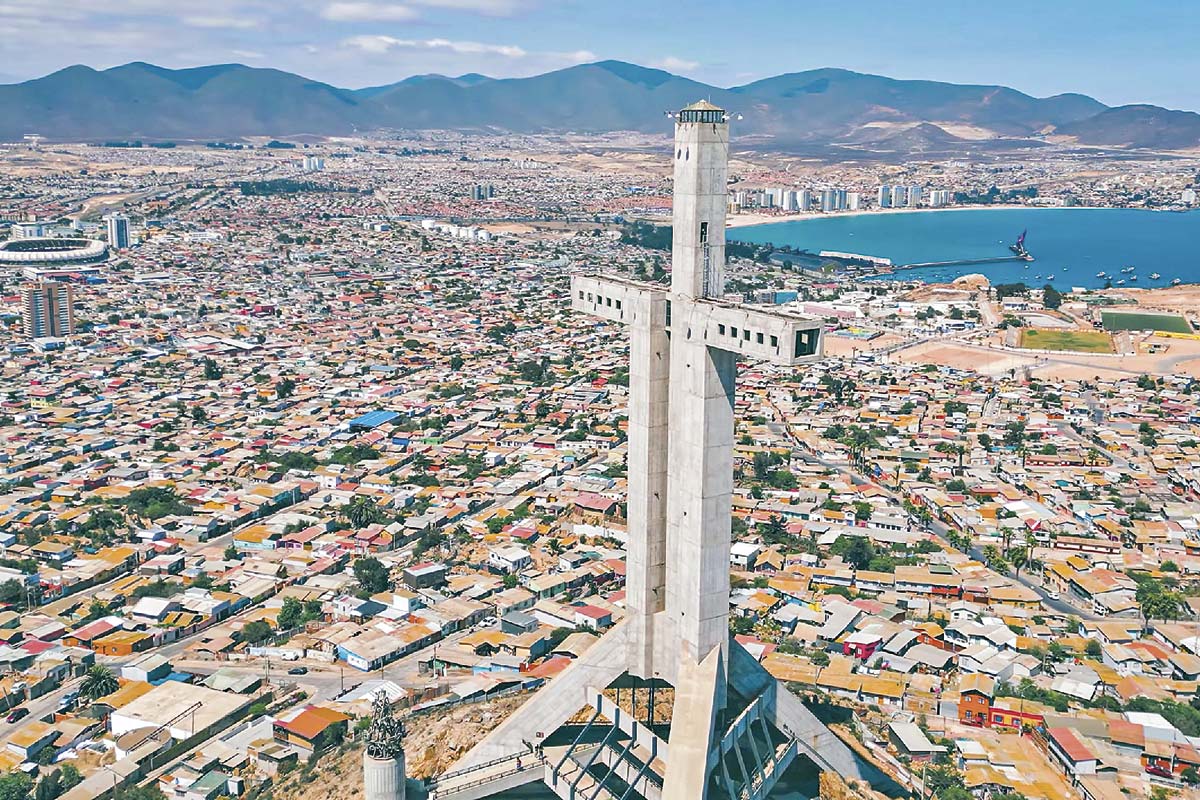 <p>Gobernadores acusan “tramitología” para justificar la baja ejecución de sus presupuestos, que a mayo ascendía a apenas un 25%</p>