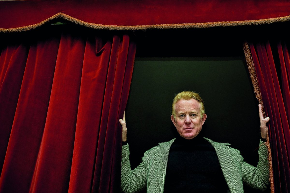 <p>De Harry Potter a "Orgullo y prejuicio" en el Municipal: Los días chilenos del actor y dramaturgo inglés Ian Kelly</p>