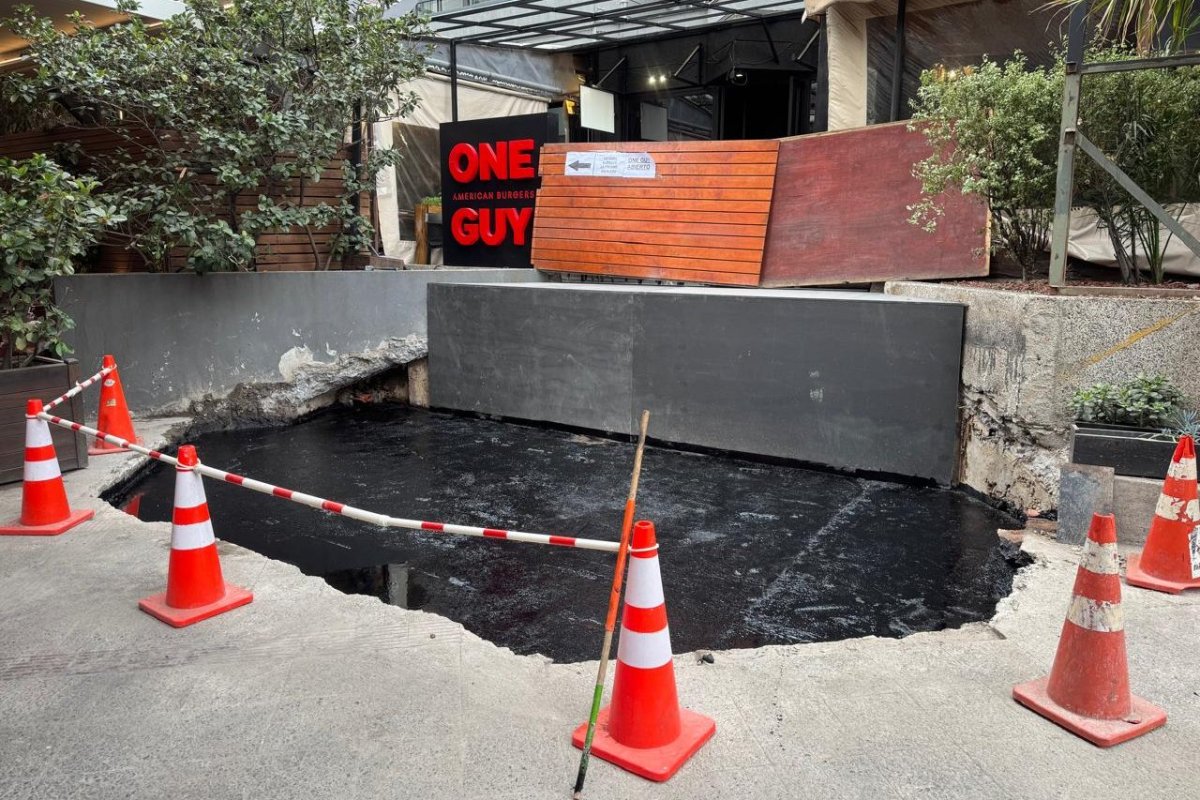 <p>Frédéric Le Baux responde a hamburgusería One Guy por polémica demolición de su entrada: “La eliminación de la escalera es un proyecto de la comunidad, no del Baco”</p>
