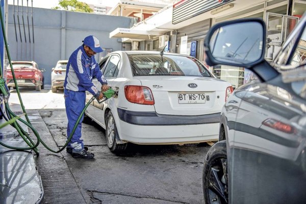 La Agencia Internacional de Energía advierte de un ajuste en la oferta global de gasolina y diésel