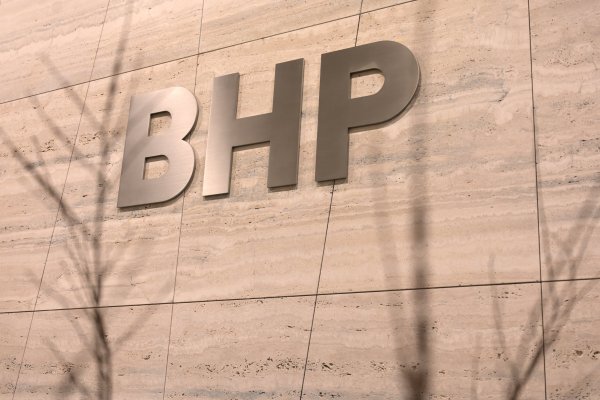 BHP estudia vender la planta desaladora de Puerto Coloso que abastece a Escondida