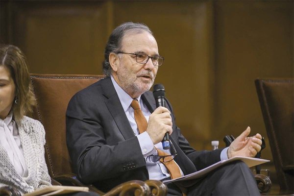 Quién es Eugenio Symon, el asesor de hacienda que lidera la reforma al mercado de capitales