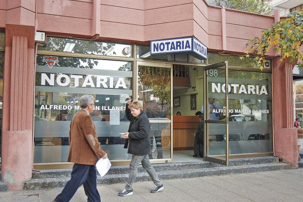 Notarios: Senadores piden informe a Corte Suprema y ADP para resolver si aplican antiguo sistema a nombramientos pendientes