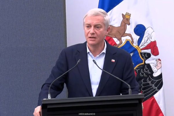 Kast endurece el tono por la demora del proyecto de Reconstrucción y advierte que "Chile no puede seguir esperando"