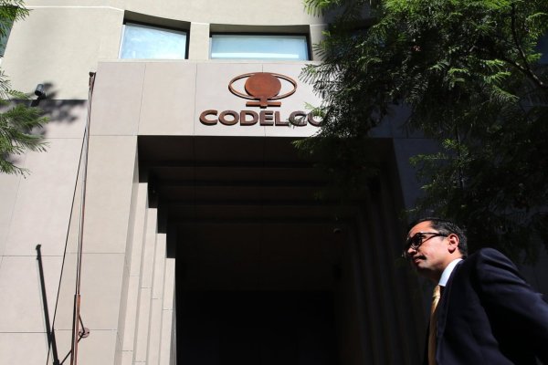 Codelco se desiste de recurso de amparo contra Contraloría luego que organismo anunciara sistema de control alternativo para operaciones societarias de mineras estatales