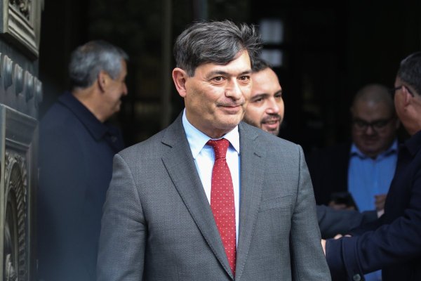 Parisi llama a aprobar la megarreforma, pero exige ajustes para entregar mayor certeza jurídica y tributaria al sector privado