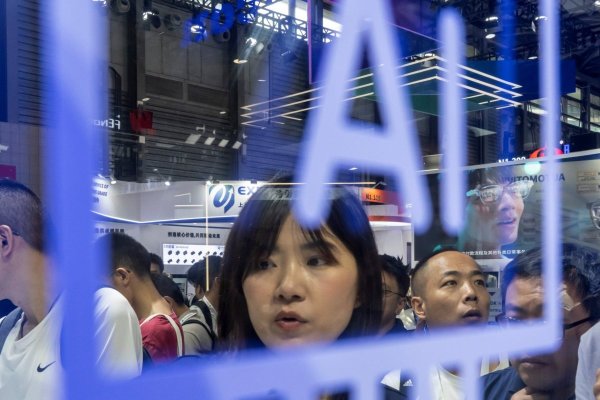 Más de 200 expertos llaman a actuar con urgencia frente al impacto económico de la IA