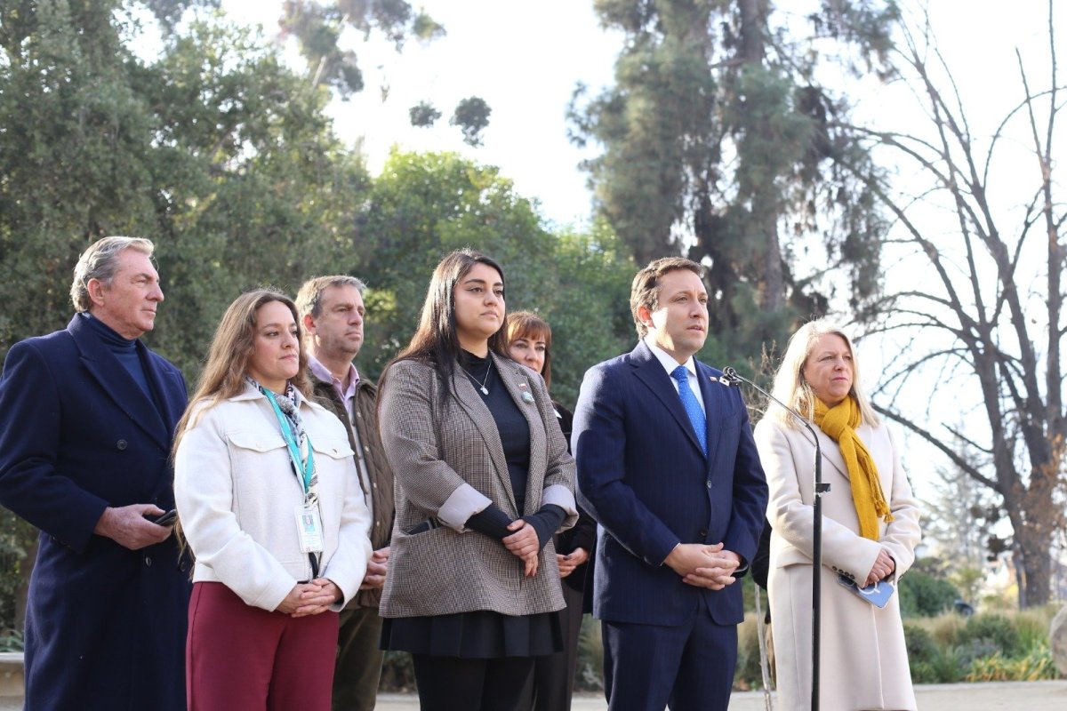 <p>Los subsecretarios de Vivienda, Natalia Aguilar; de Trabajo, Gustavo Rosende; y Turismo, María Paz Lagos, presentaron el estatuto laboral al turismo.</p>