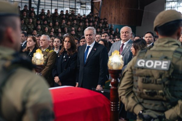 <p>Presidente Kast participa en velorio de carabinero asesinado en Valdivia</p>