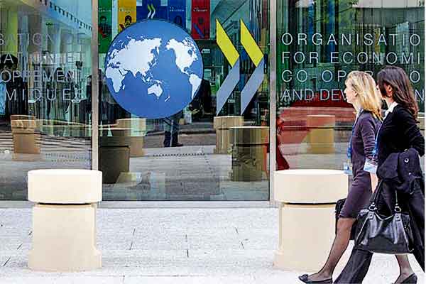 <p>De la parte alta a la media: el cambio de Chile en el ranking de la OCDE de impuesto corporativo</p>