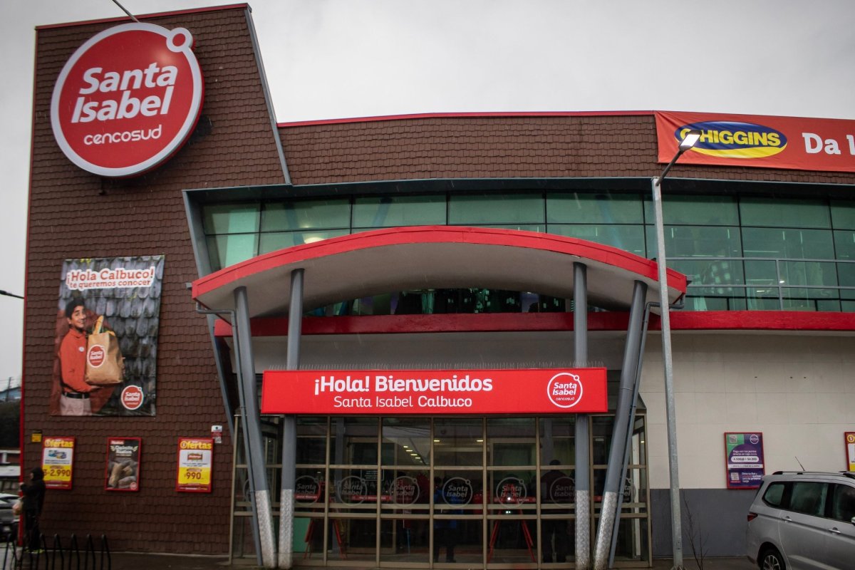 <p>Cencosud inaugura los primeros locales de su cadena Santa Isabel en Ancud y Calbuco, ampliando su presencia en el sur del país</p>