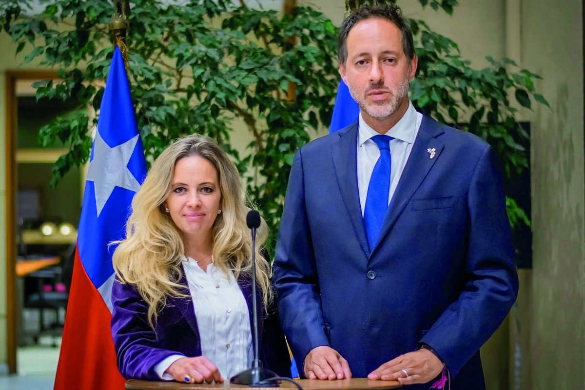 <p>El matrimonio Nacional Libertario detrás del proyecto “Escucha su corazón”</p>