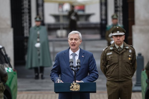<p>Encuesta Criteria: vuelve a caer aprobación de Kast a un 36% tras una semana de alza</p>