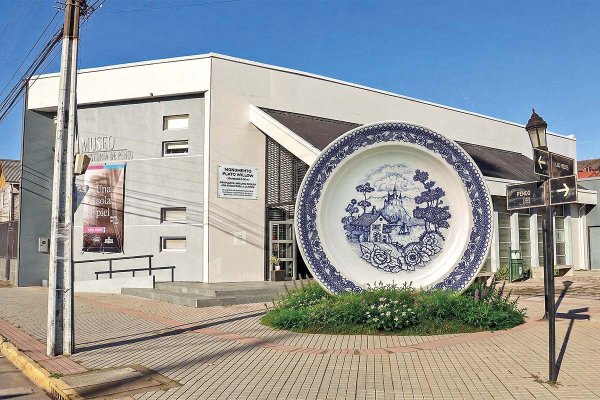 <p>Un plato gigante y denominación de origen: el plan de Penco para convertir su histórica loza en un motor de crecimiento</p>