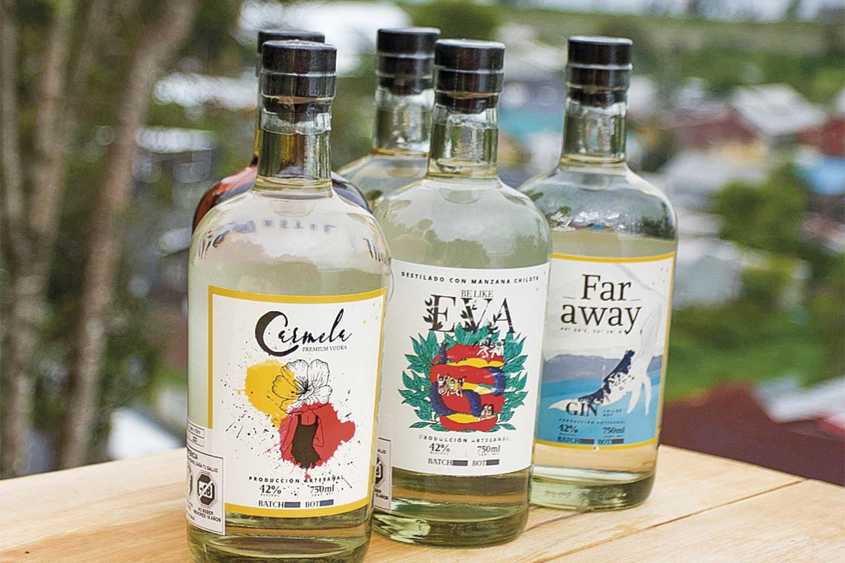 <p>Destilería chilena busca transformar el mercado de las bebidas espirituosas con gin y vodka producidos en Chiloé</p>