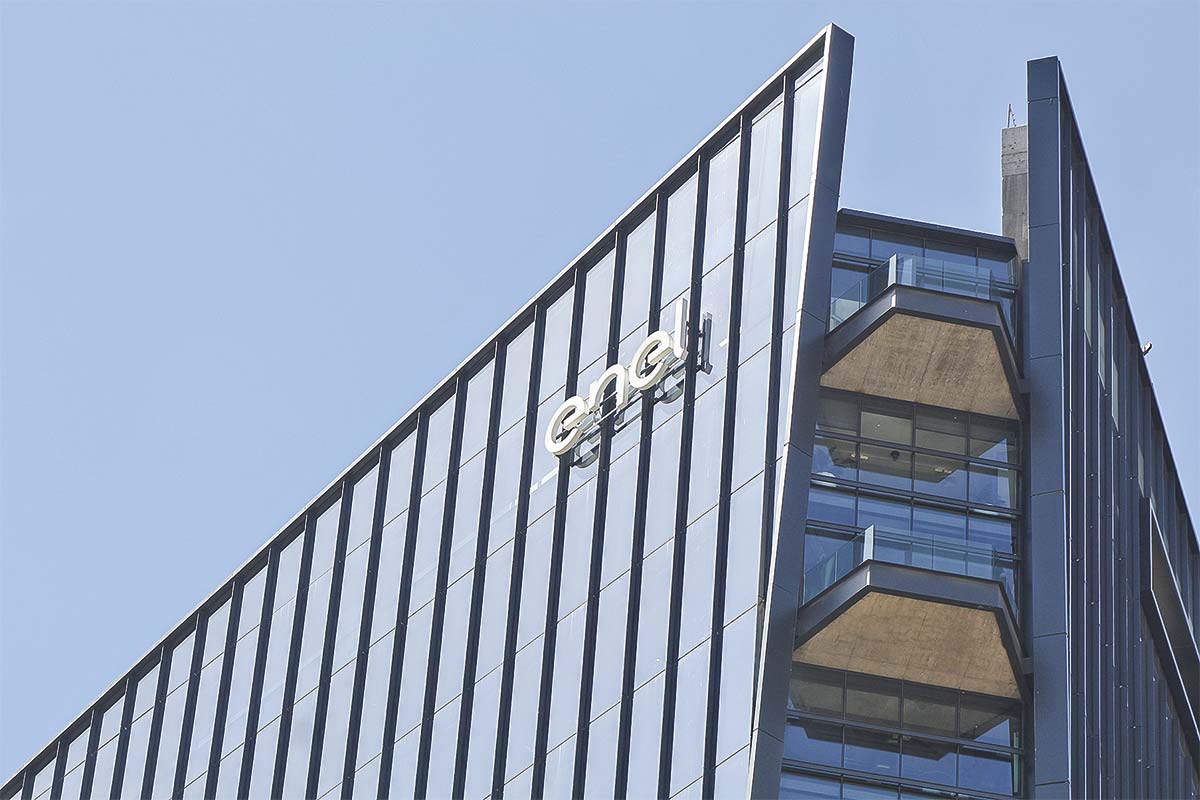 <p>Enel Chile eleva su utilidad semestral 10,7% impulsada por renegociación de contrato de gas con Shell</p>
