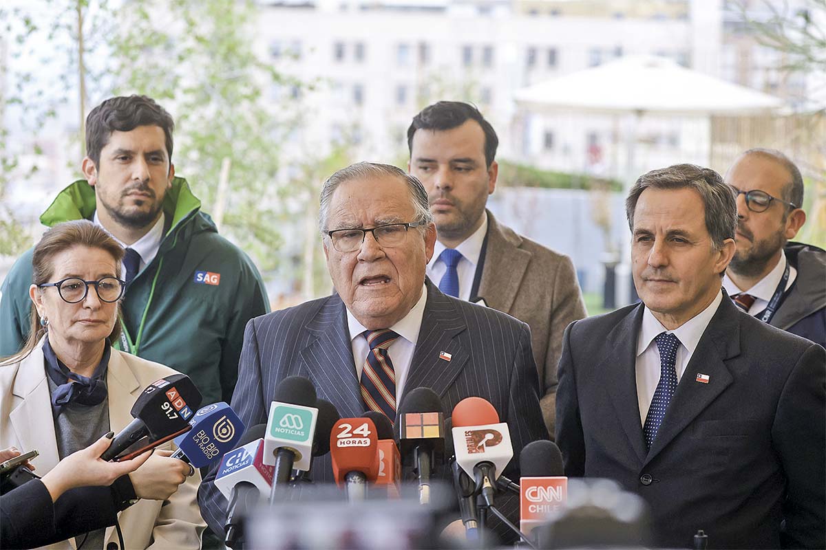 <p>Jaime Campos, ministro de Agricultura. Foto: Aton.</p>