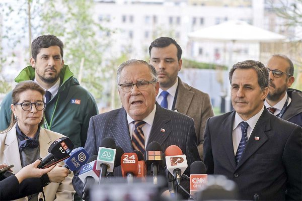<p>Jaime Campos, ministro de Agricultura. Foto: Aton.</p>