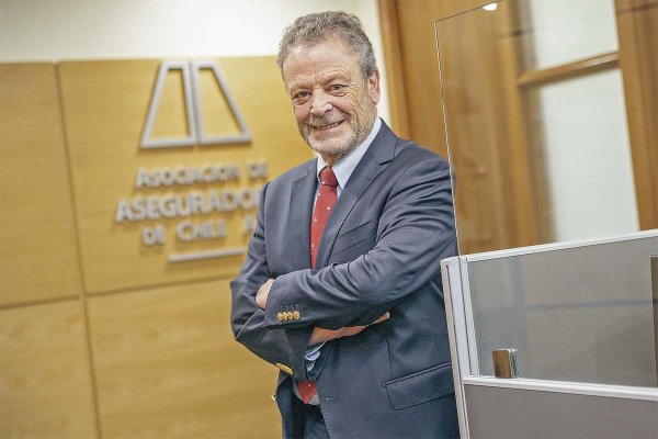 <p>Alejandro Alzérreca, presidente de la Asociación de Aseguradores de Chile (AACH). Foto: Jonathan Duran</p>