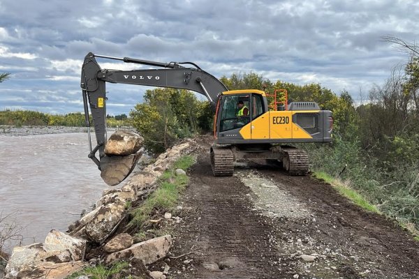 <p>Ante riesgo de desbordes, MOP fortalece infraestructura para contener emergencias en Ñuble</p>