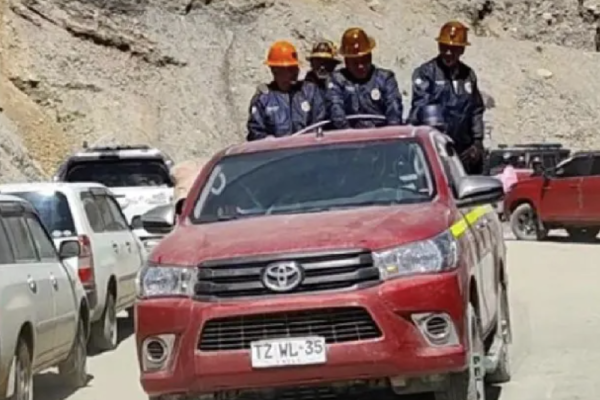 <p>Inaceptable: diputado de Antofagasta oficia a Cancillería por Gobernador boliviano que asistió a acto público en camioneta con encargo por robo en Chile</p>