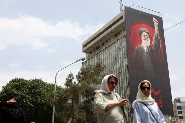 <p>¿Qué hay detrás de la distensión entre EEUU e Irán y la caída del petróleo?</p>