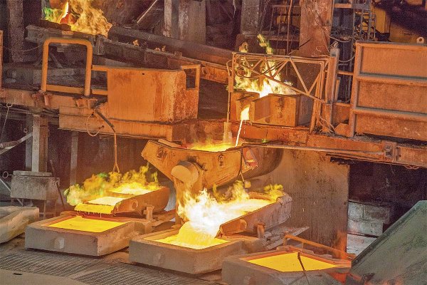 Cobre en Londres escala a US$ 6,438 por libra y suma avance anual de casi 40%