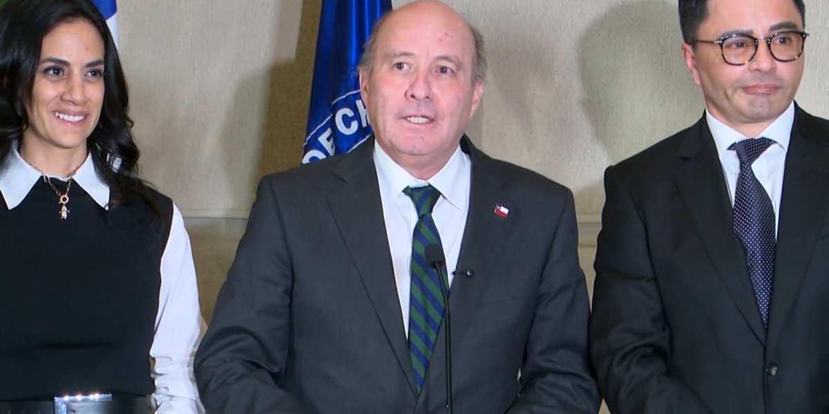 Ahora en DF | Ministro Quiroz celebra despacho del proyecto misceláneo: "Chile comienza nuevamente a crecer"