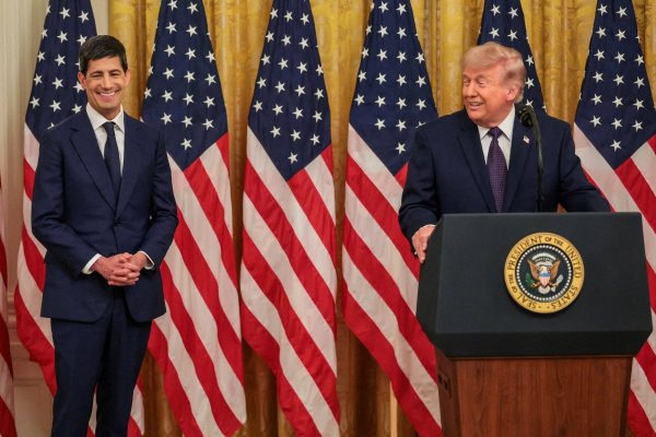 <p>Las llamadas telefónicas entre Trump y Warsh tensionan la independencia de la Fed</p>