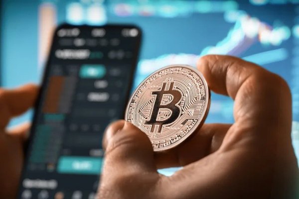 <p>El bitcoin afronta "la maldición histórica de agosto"</p>