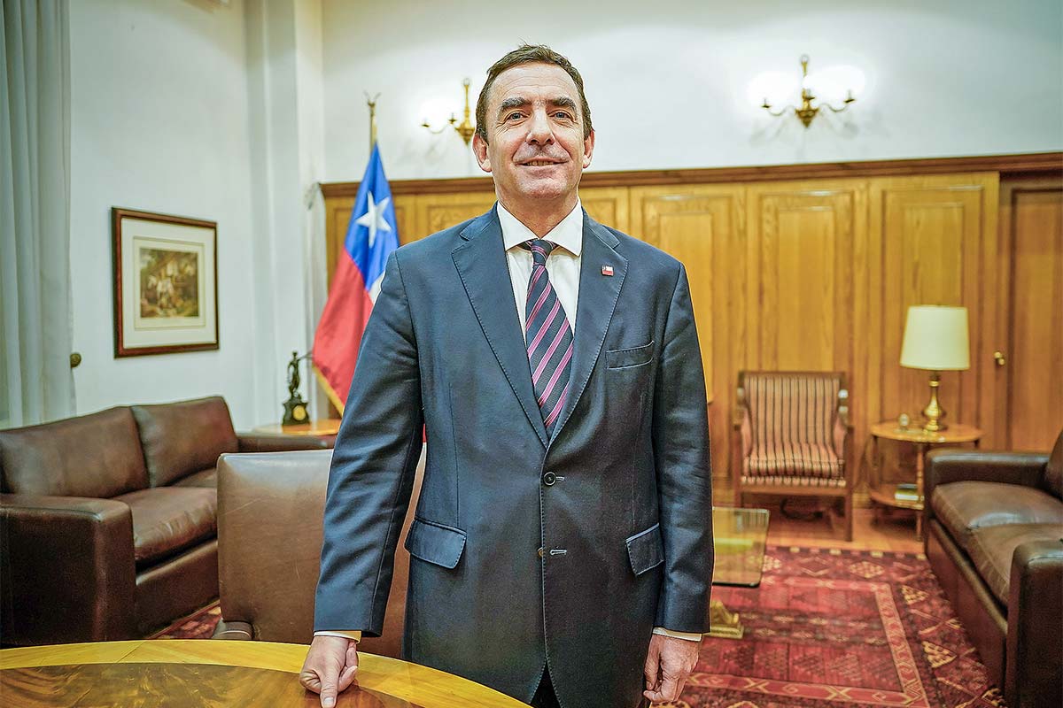 <p>Fernando Rabat, ministro de Justicia:“La reforma constitucional aclara cualquier duda acerca del alcance del concepto de resguardar la seguridad nacional”</p>