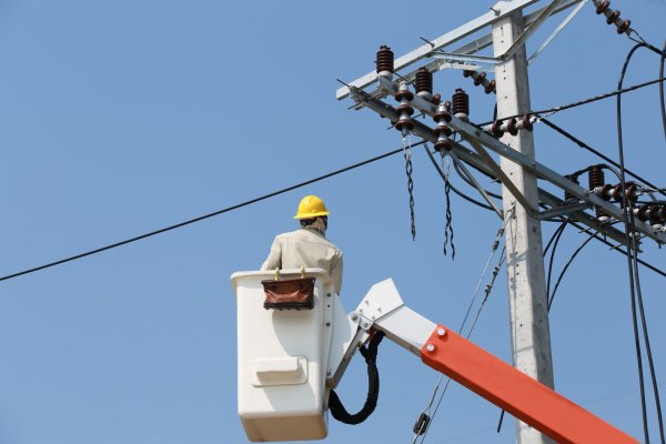 <p>Triste reconocimiento: Maule y O'Higgins lideran regiones con más robo de energía a nivel nacional y CGE registra 3.300 casos en 18 meses</p>