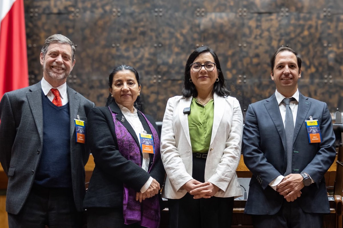 <p>Joaquín Vial, Marcela Guzmán, Paula Benavides y Sebastián Izquierdo. Foto: Aton.</p>
