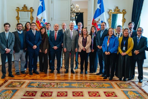 Gobierno define los integrantes de la comisión que revisará el Estatuto Administrativo de los funcionarios públicos