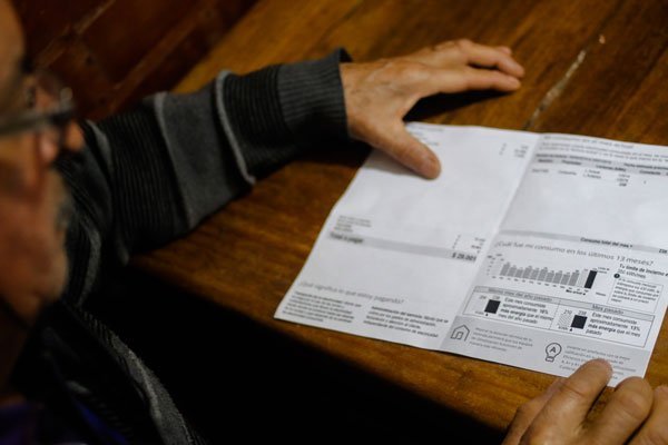 <p>Ministerio de Energía elimina el horario punta en septiembre e inicia estudio para revisar situación en 2027</p>