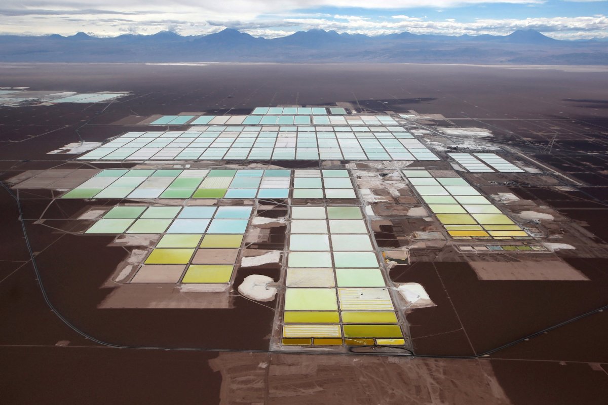 <p>Las utilidades de SQM se disparan más de 600% en el segundo trimestre y superan las estimaciones ante mayores ventas y precios del litio</p>