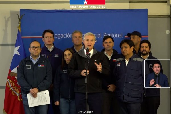 Ahora en DF | Kast destaca necesidad de solución definitiva para campamentos en visita a Antofagasta por lluvias: “El Estado tiene una gran superficie de terrenos”