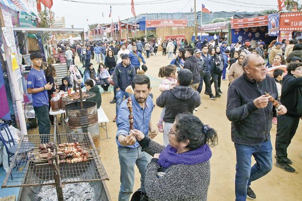 La cuenta regresiva a un mes de Fiestas Patrias: trabajadores del sector privado esperan un aguinaldo promedio de $ 121 mil este año