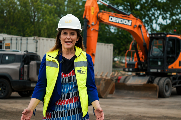 Marcela Cuevas, contratista de constructora que paralizó obras en Biobío: "Irse a juicio significa esperar tres a cuatro años y la verdad no llegamos"