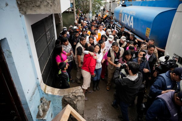 <p>Las lluvias también causan estragos en Perú y se transforman en la primera prueba de Keiko Fujimori</p>