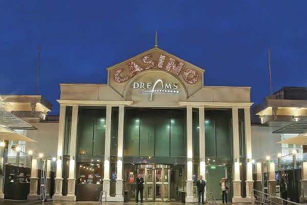 Dreams carga contra Super de Casinos por licitación desierta de Puerto Varas: "Un estándar que cambia entre un proceso y otro"
