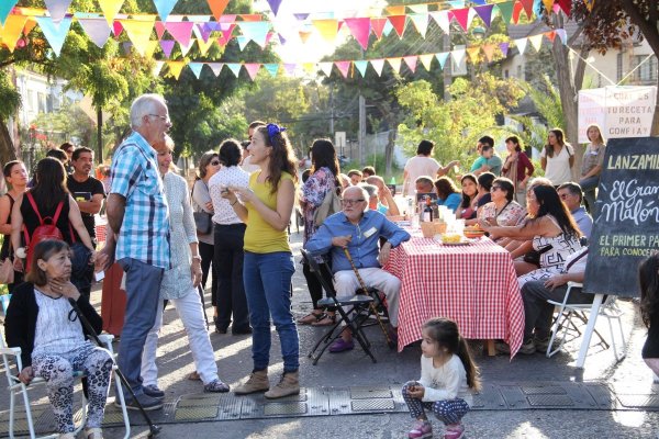 Vuelve “El Gran Malón”: el proyecto que invita a comer en la calle junto a los vecinos