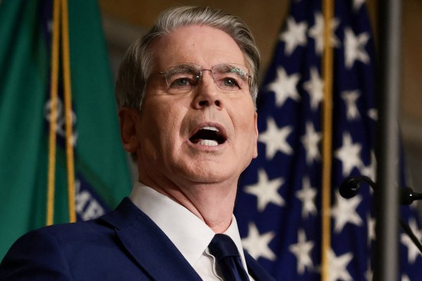 La intervención de Scott Bessent en los bonos coloca al Tesoro de EEUU en rumbo de colisión con la Fed