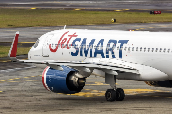 Migraciones dice que se concretó el embargo de las cuentas de JetSmart y empresa acota impacto