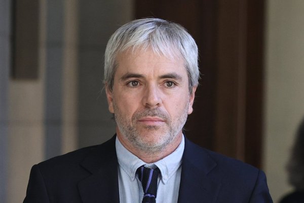Gonzalo Blumel lanza duras críticas a dirigentes republicanos por posturas en seguridad: reflejan "una superioridad moral que se ha vuelto infumable"