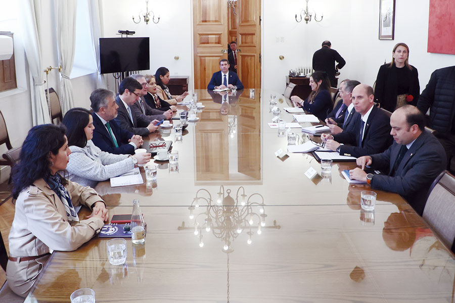 El erario fue uno de los principales temas de conversación en el tradicional comité político en La Moneda. Foto: Aton.