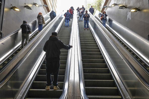 El mercado laboral en Chile registra una mayor rotación que antes de la pandemia, pero genera menos empleo neto
