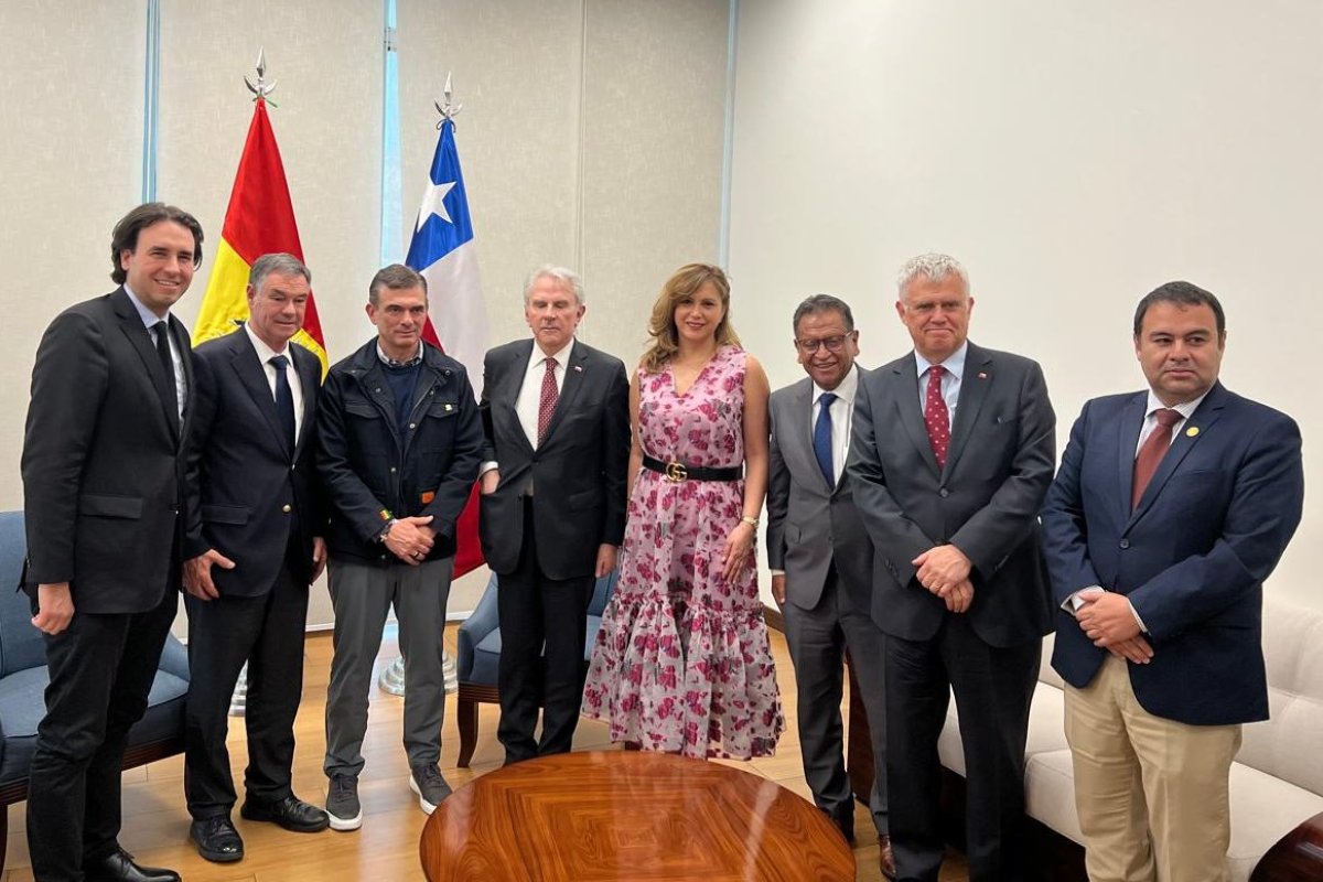 Comisión de RREE del Senado se reunió con el Presidente de Bolivia y su ministro de Seguridad